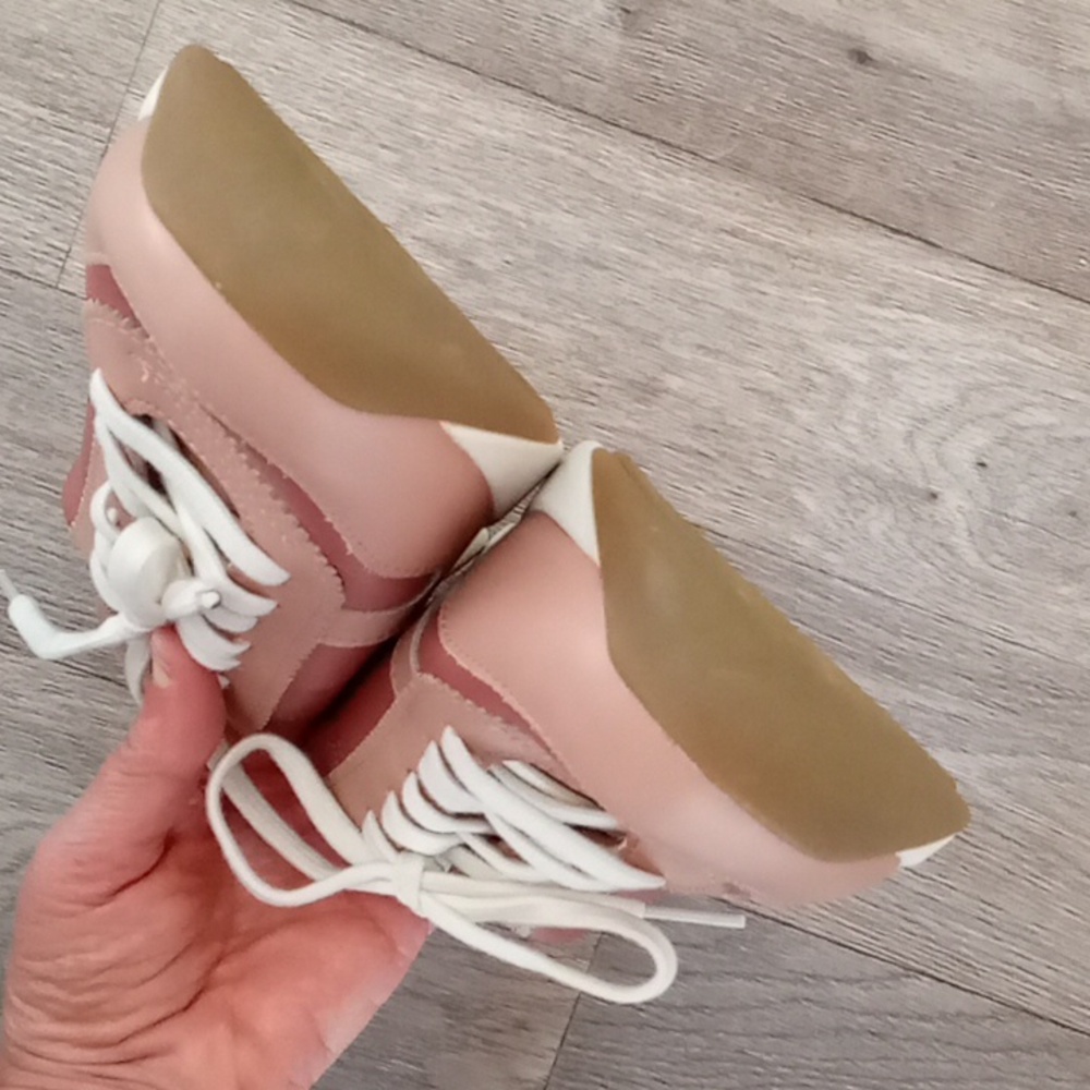 OluKai Kaulele Cedarwood Leather Sneaker - Picture 7 of 12